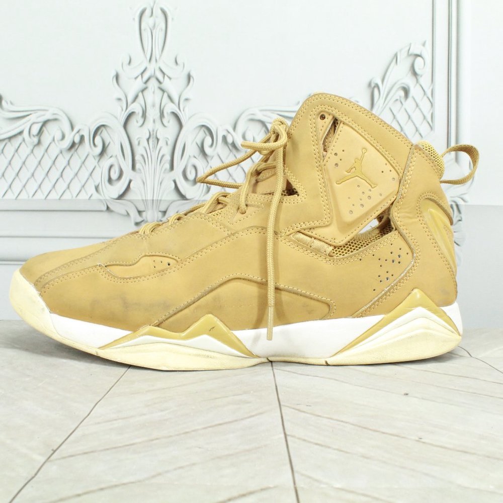 Nike Jordan True Flight Golden Harvest Lightweight Basketball Shoes US 11 - Picture 1 of 9